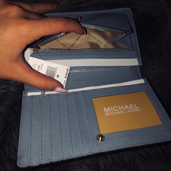 Michael Kors Slim Bifold Wallet - Picture 4 of 6